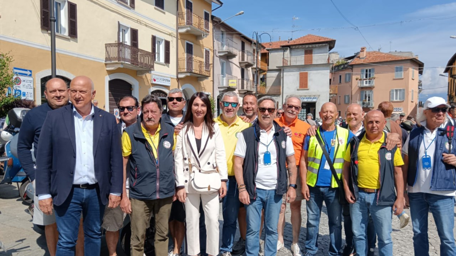 Gozzano, successo per raduno riservato alle Vespe del Motoclub Mad Cat ’73 - foto